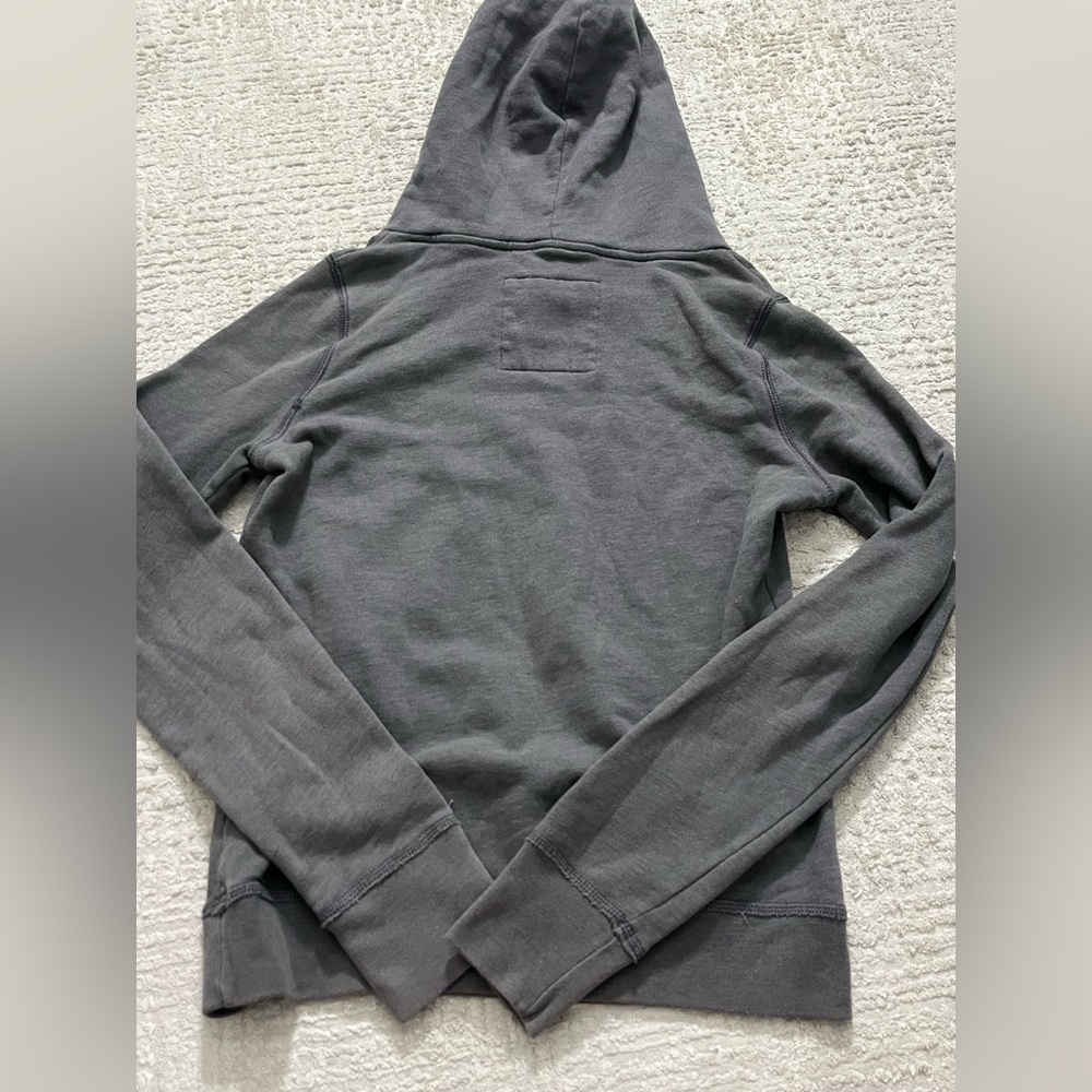 Y2K Hollister Slim Fit Hoodie - Picture 6 of 7